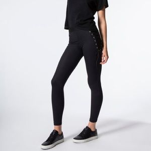 BLUE LIFE FIT Tied Up Garter Legging